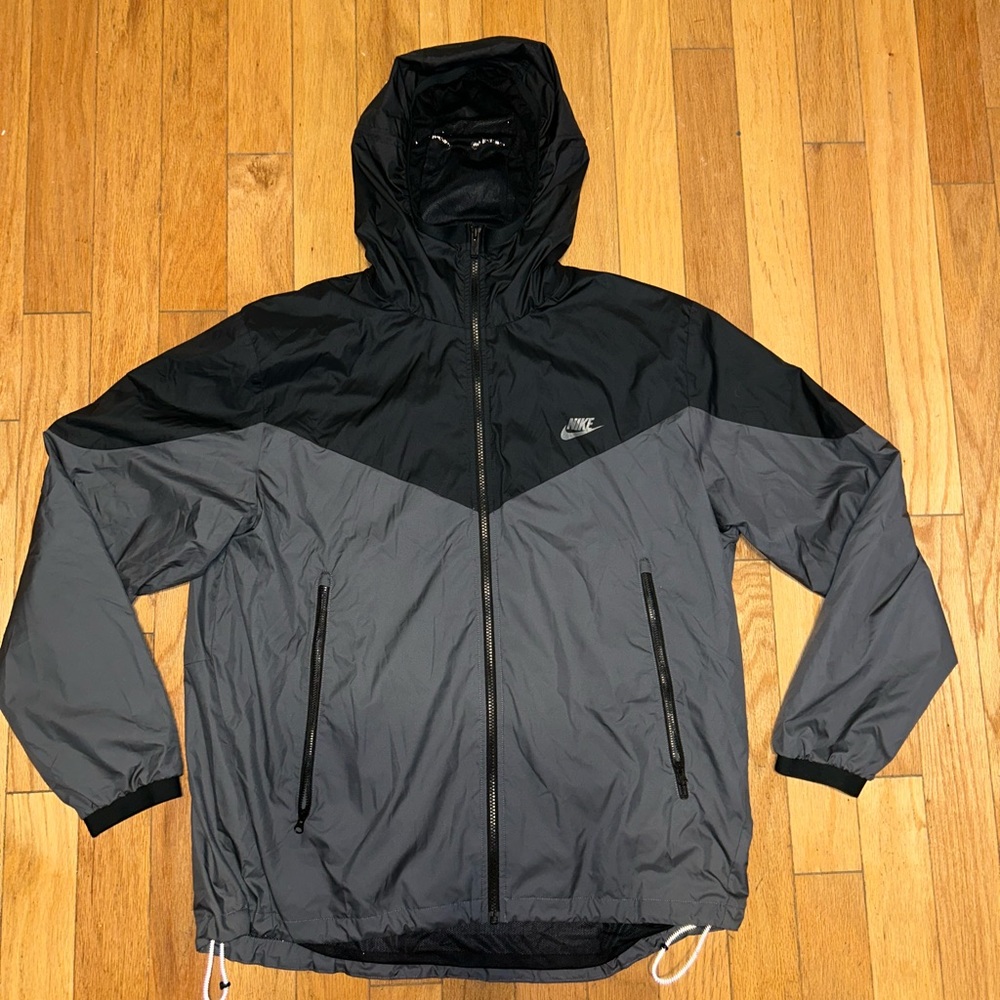 Nike Windbreaker Hoodie(Red Tag)